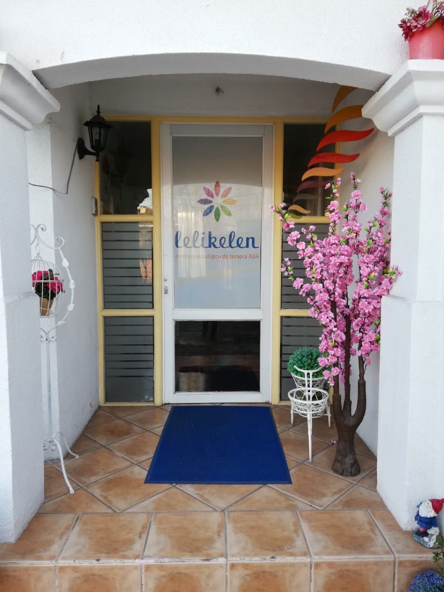Entrada del centro Lelikelen